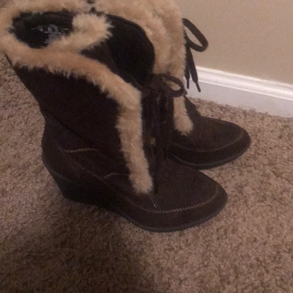 Shoes - Picture 4 of 4